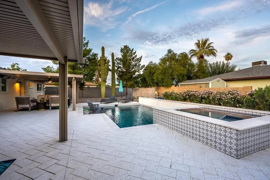 Dos Cacti Outdoor Oasis, Heated Pool, Spa, Bikes, Ev, Bbq スコッツデール 別荘