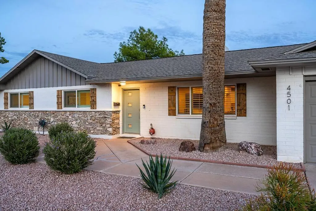 Dos Cacti Outdoor Oasis, Heated Pool, Spa, Bikes, Ev, Bbq スコッツデール 0*,  米国